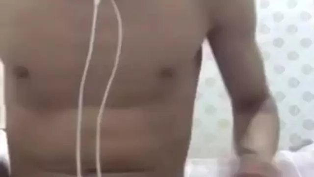 蠻帥的薄肌體育生 飛機擼射