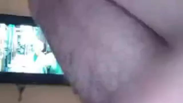 吖弟無套操騷受 擼射一身