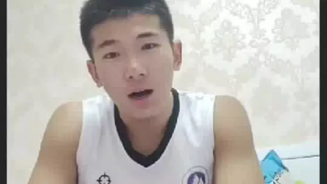 超帥學生帥哥 被勾引最後還是擼射