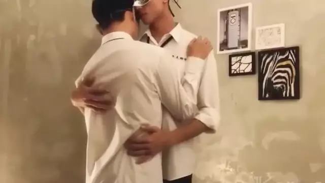 勾引掰彎小鮮肉表弟