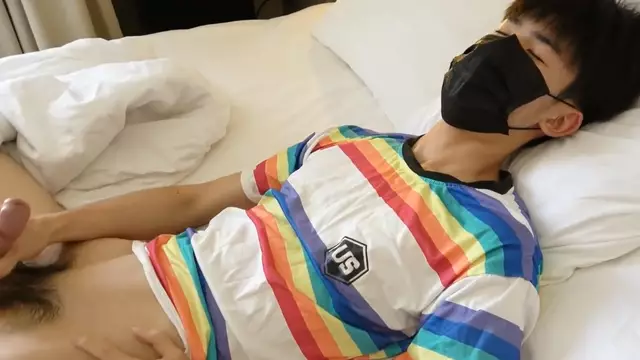 兩個彩虹少年酒店激情過夜 大屌狂抽猛插內射滿穴
